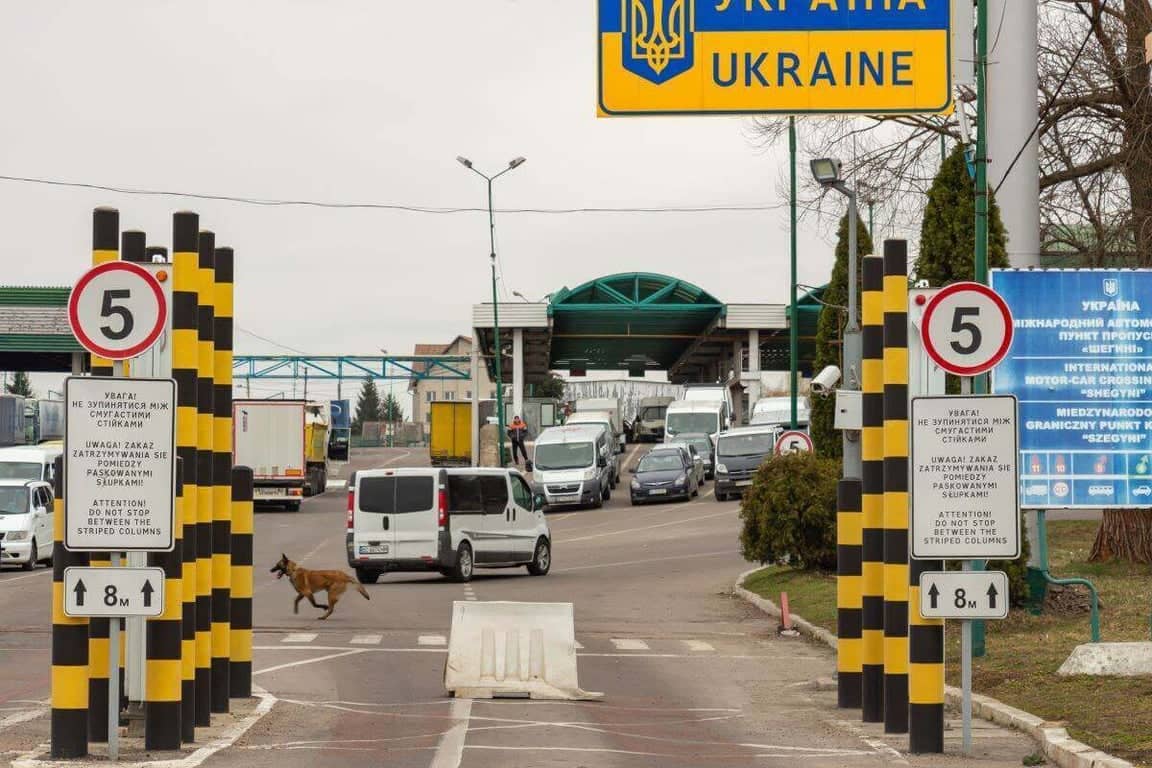 війна, мобільність, перетини. Круглий стіл – Lvivcenter poster